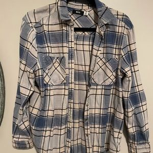 Trendy, oversized flannel UO